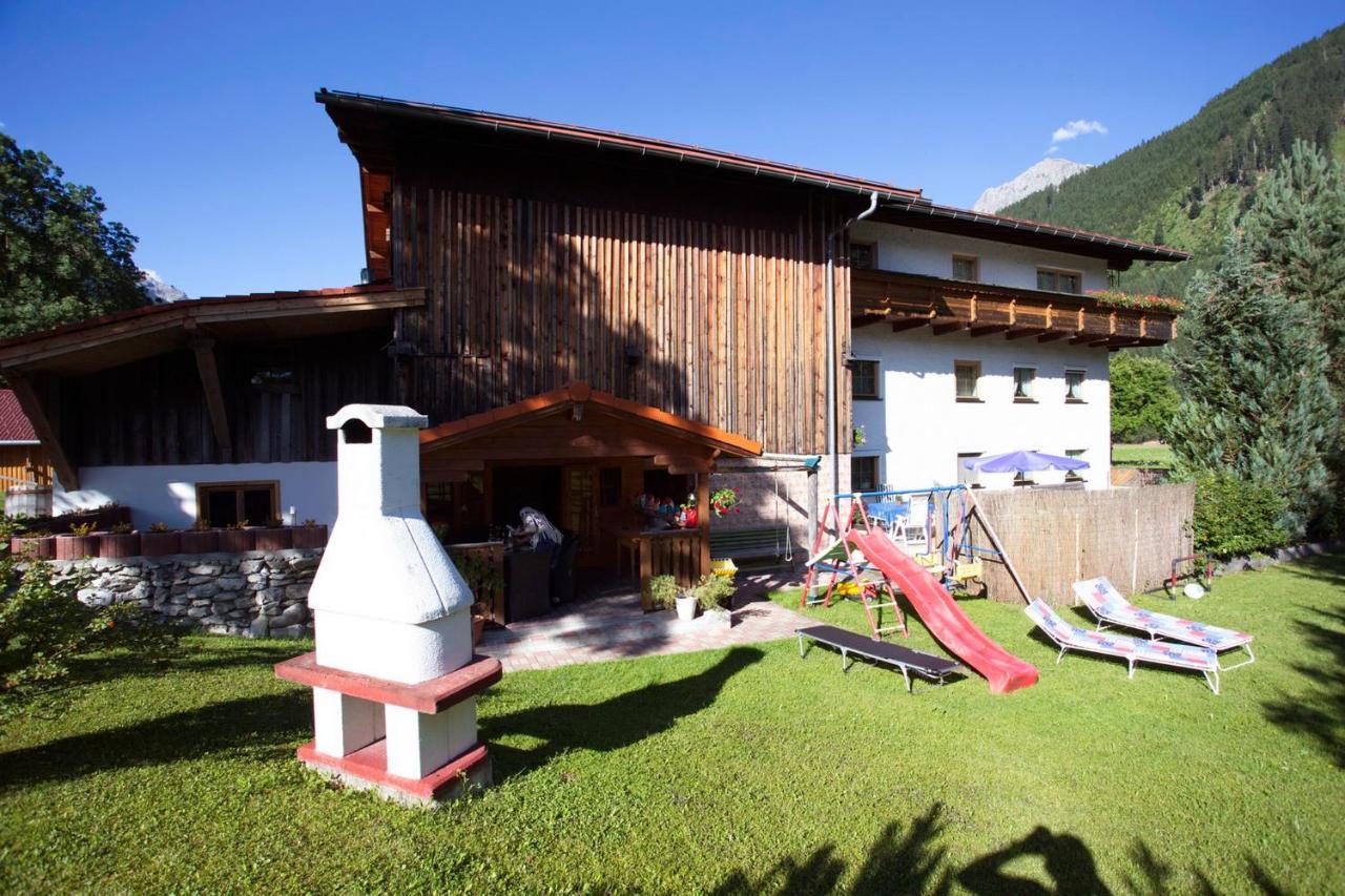 Ferienhaus Wechner Häselgehr エクステリア 写真
