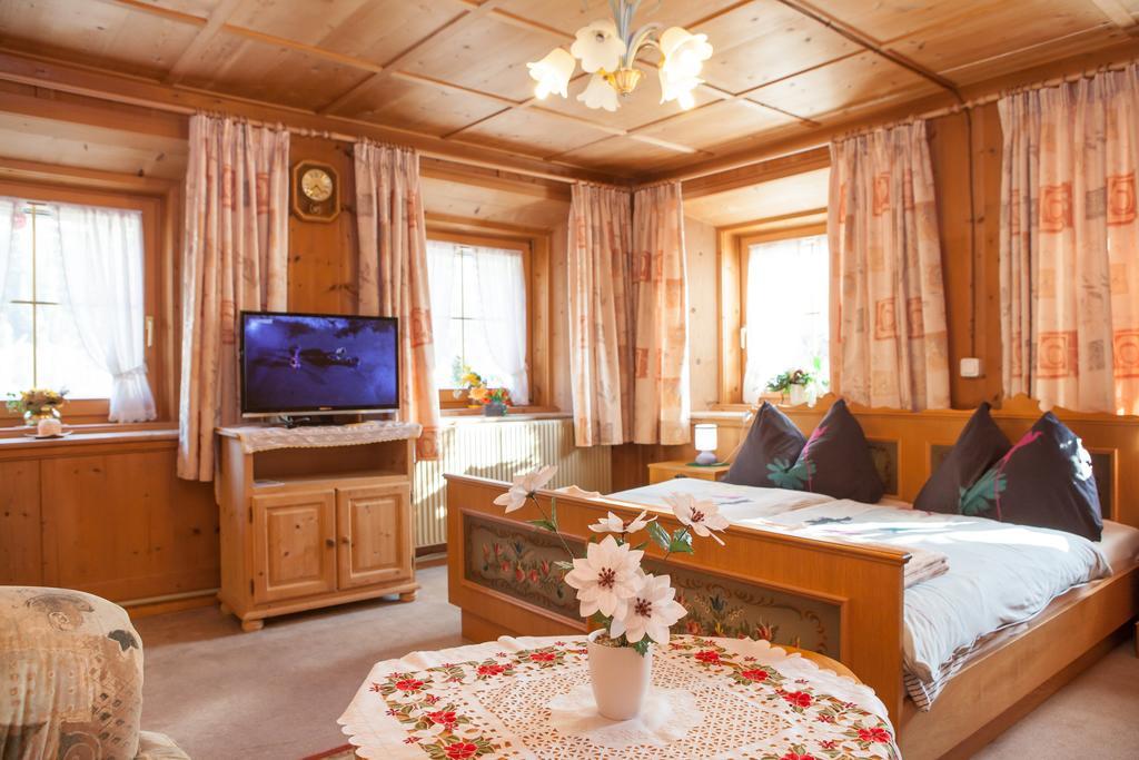 Ferienhaus Wechner Häselgehr エクステリア 写真